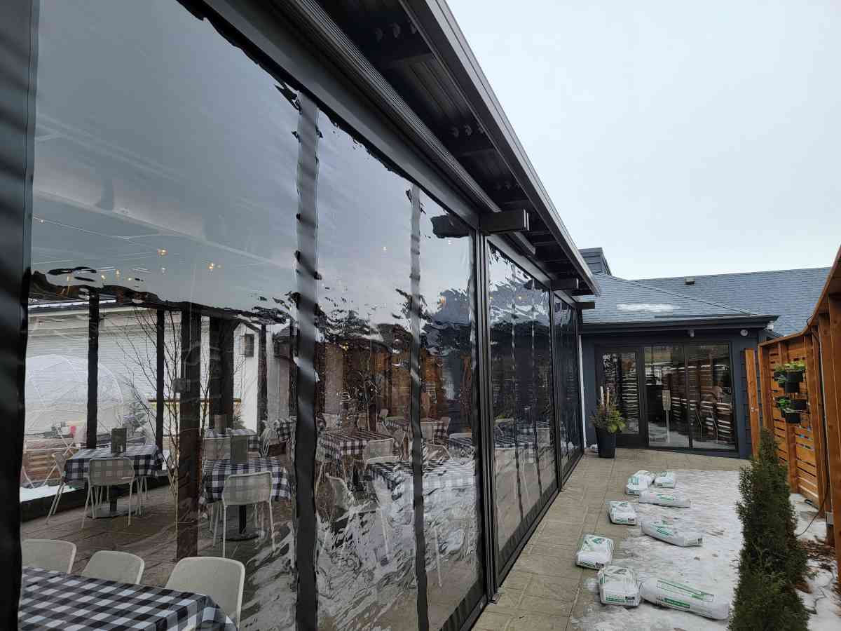 Dukes on 7 Clear Windows Patio